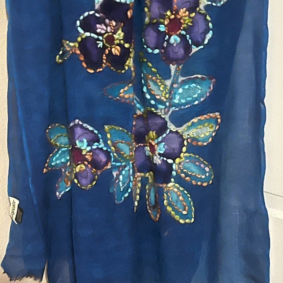 Signals Exclusive Floral Wool Sheer Accent Scarf Blanket - Picture 3 of 9